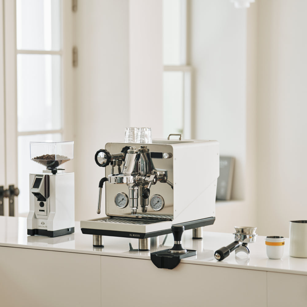 Machine à expresso compacte et intelligente El Rocio Manus S